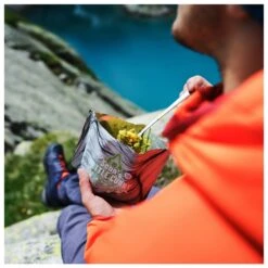 Nettle Curry By Sean Villanueva O'Driscoll -Outwell Verkaufs-Shop lyo food nettle curry by sean villanueva odriscoll detail 3